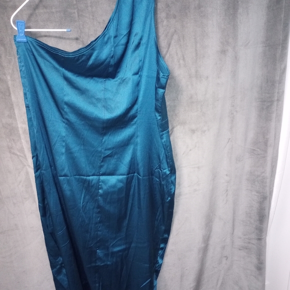 Sunmama Blue Satin One Shoulder Lightweight Midi Dress Size 2X NWT - Picture 9 of 9